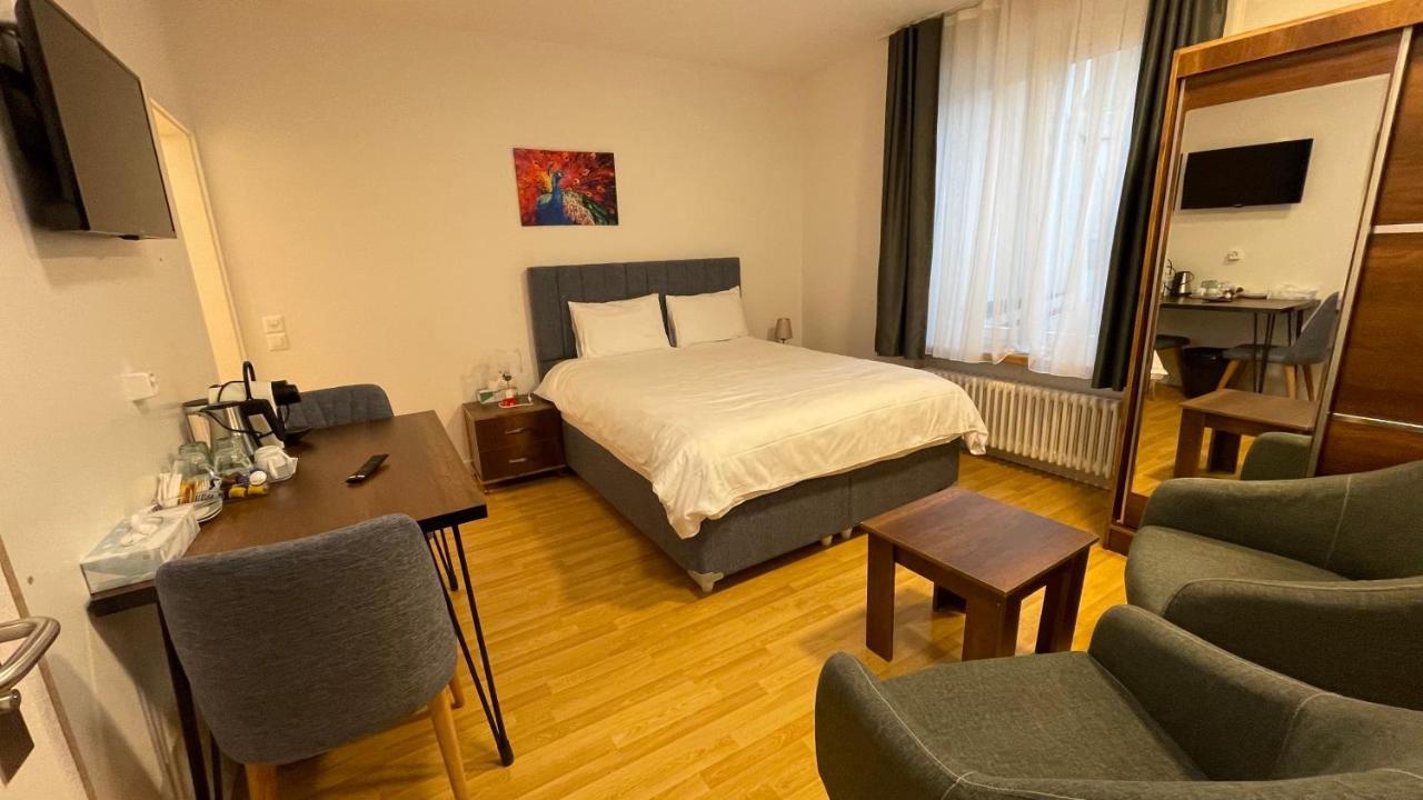 Akomo Hotel *