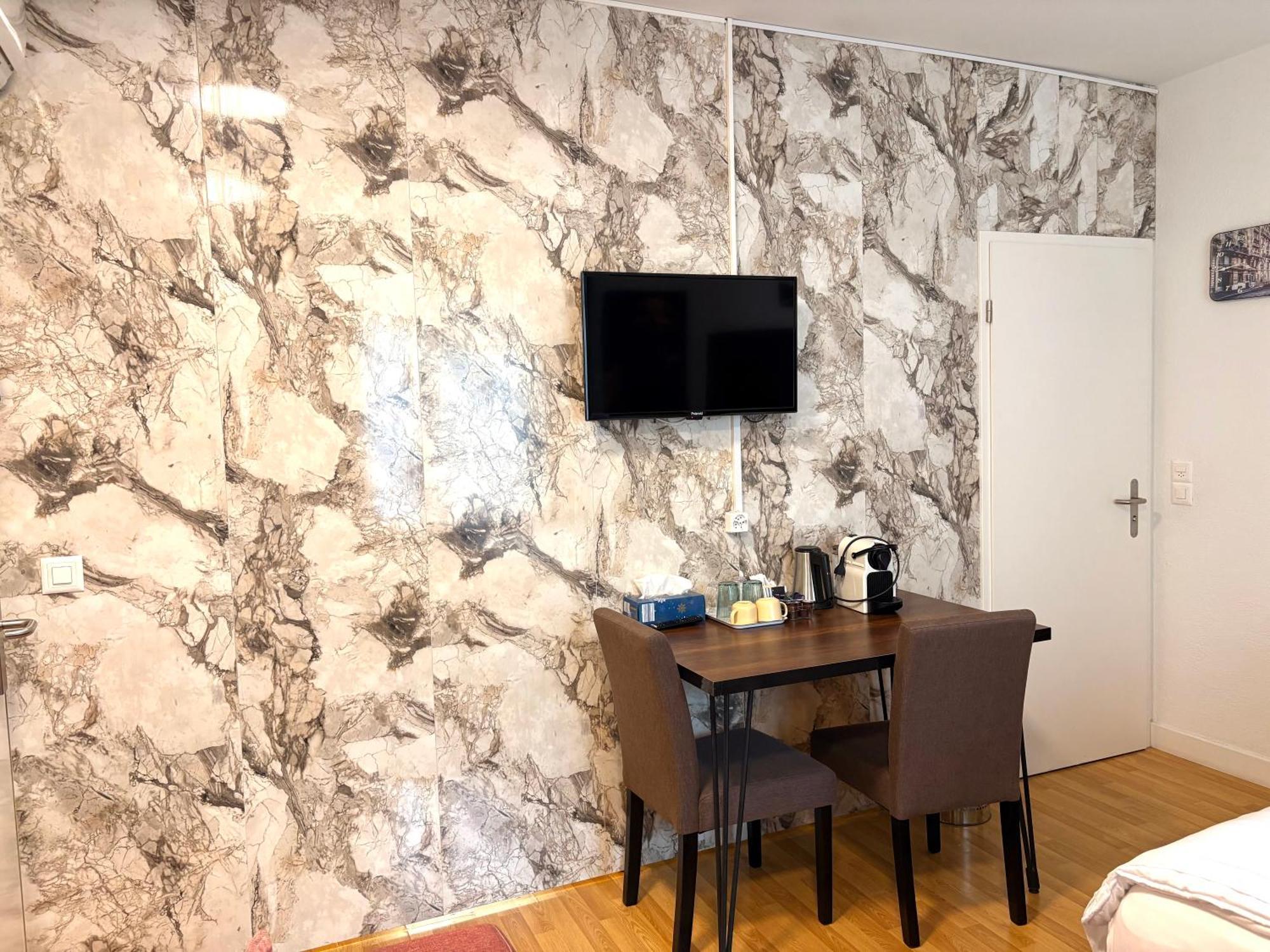 Akomo Hotel Berna