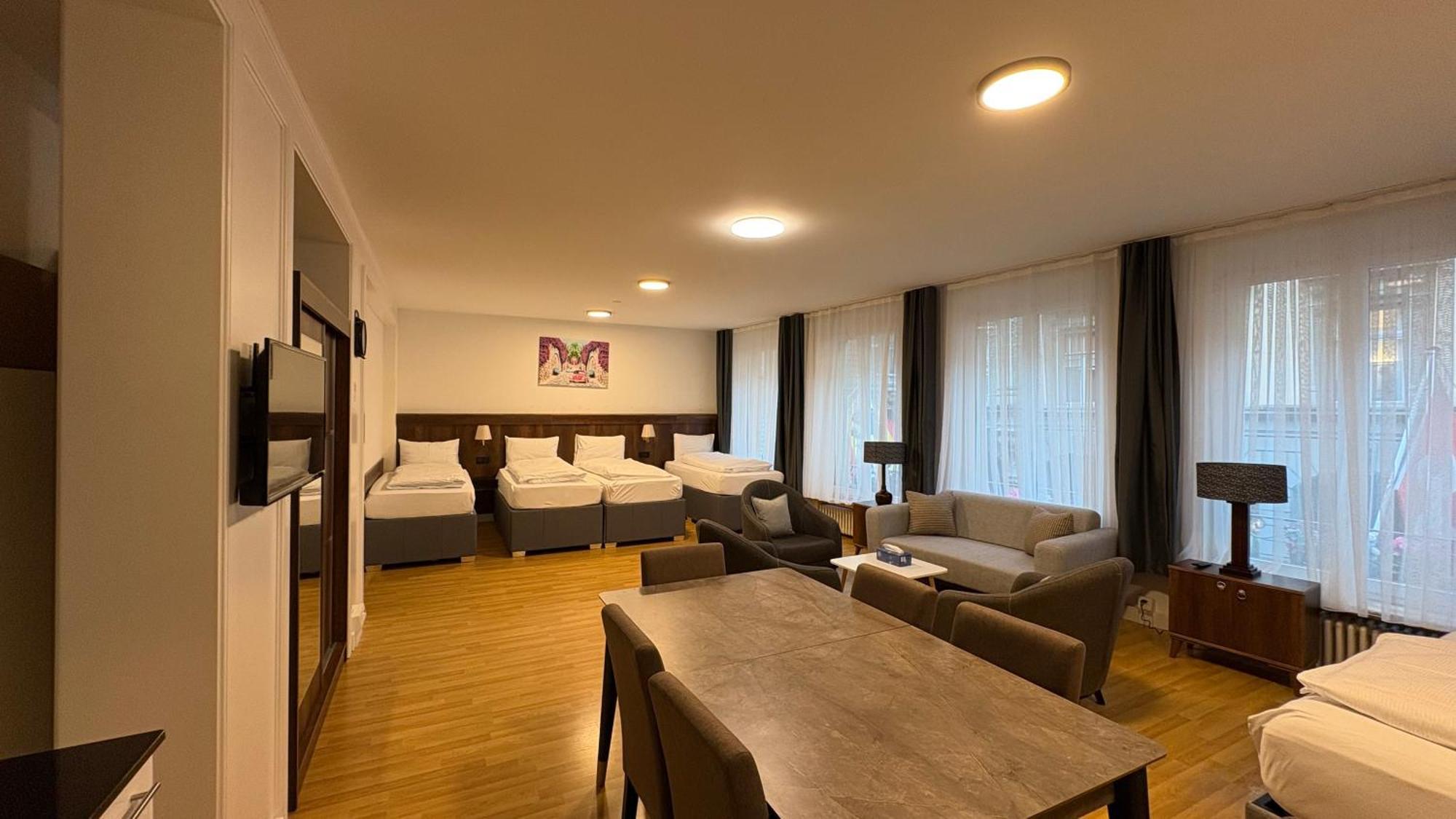 Akomo Hotel
